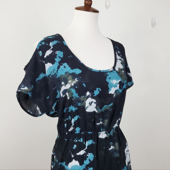 UO Silence + Noise Cold Shoulder Dress - Picture 7 of 15